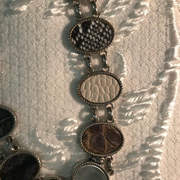 Accessories - Silver Metal belt adjustable length.